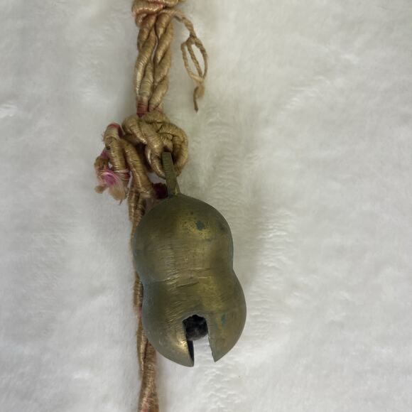 Vintage Rustic Handmade 6 Brass Wind Bells Charms On Rope Great Sound, India - Picture 8 of 11